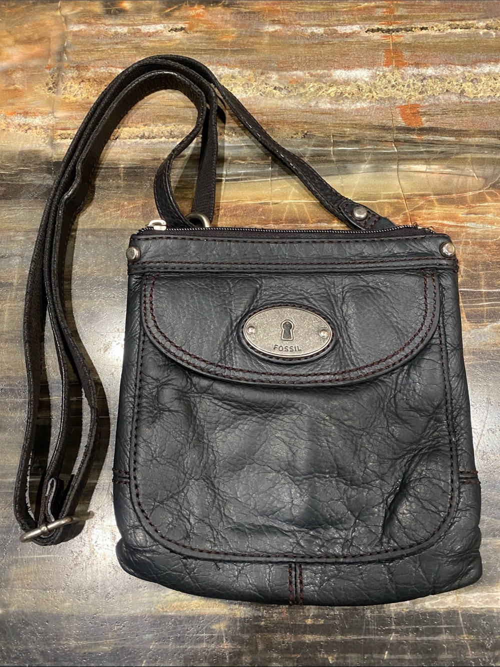 Vintage Fossil Black Pebbled Leather Keyhole Crossbody Bag